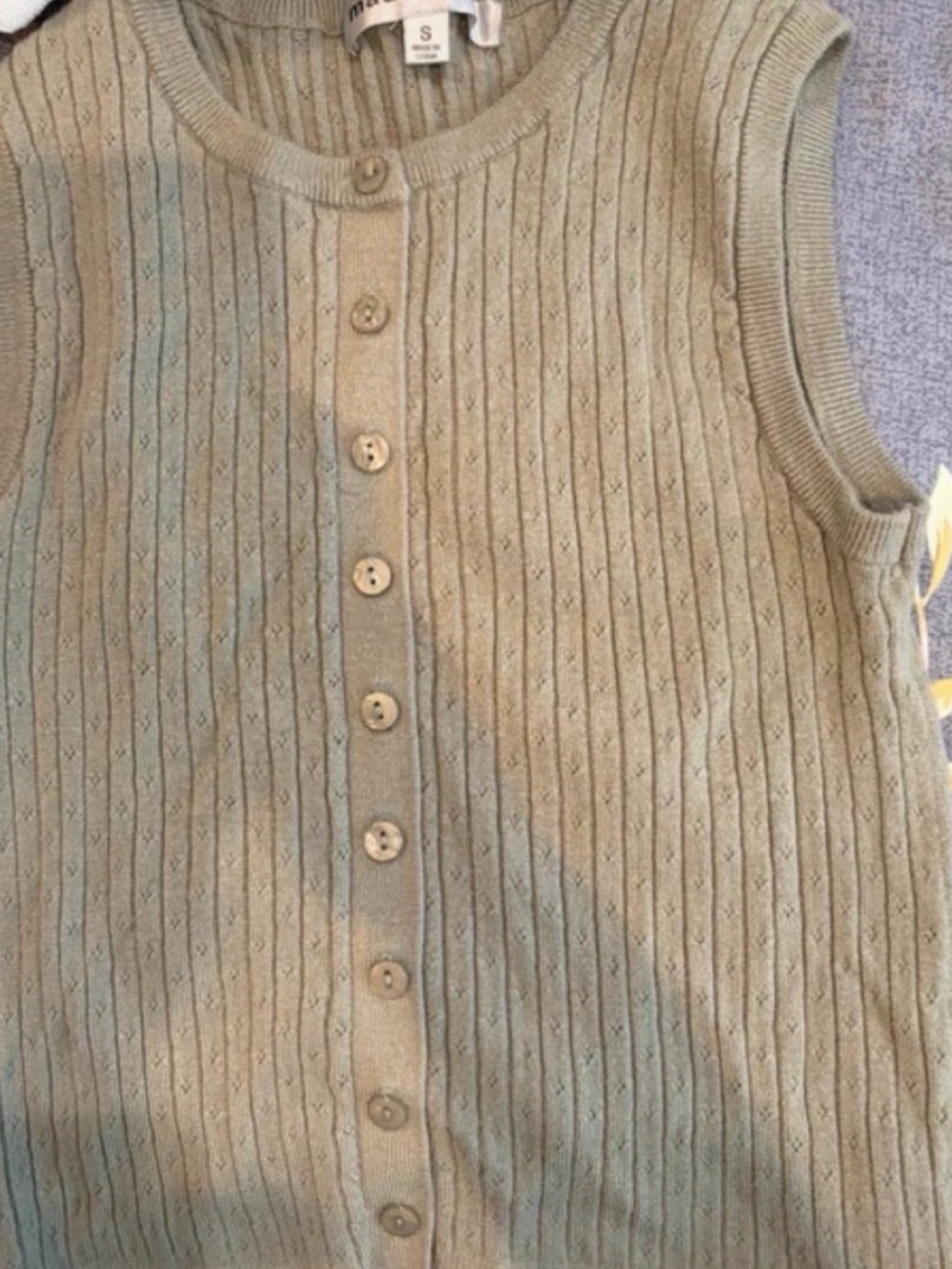 Madden Girl Sleeveless Ribbed Button-Front Vest in Sage